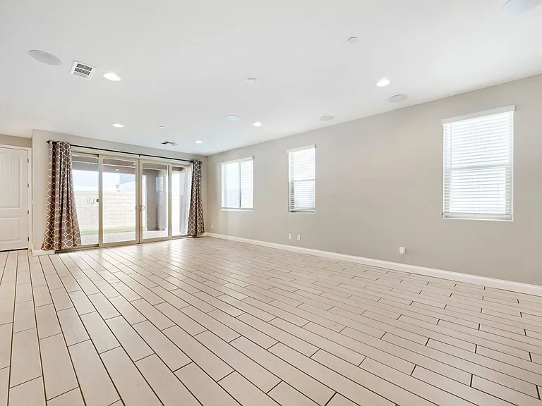 164 Pace Ave — Photo 5