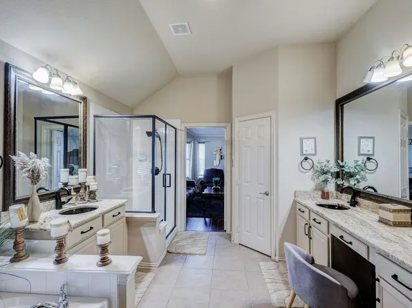 936 Bending Oak Dr, Cedar Hill, TX 75104