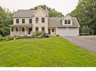 8 Quaker Ln, Falmouth, ME 04105