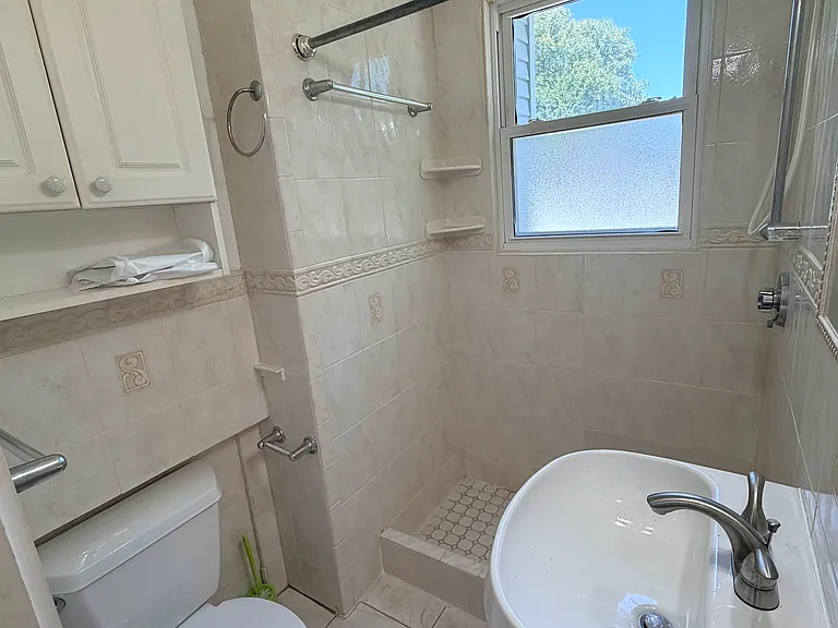 35 Spring St #2 — Photo 28