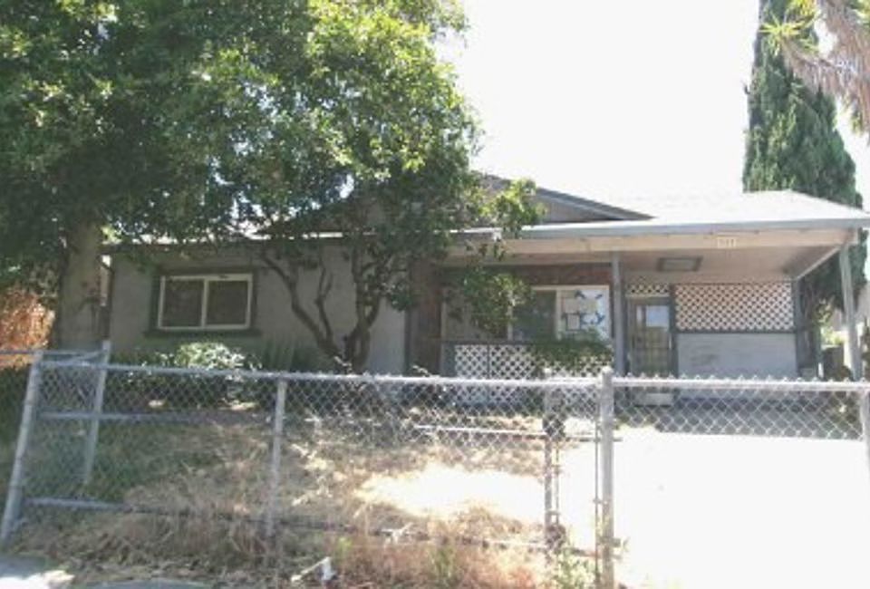 1st image of 45 Wharf Dr