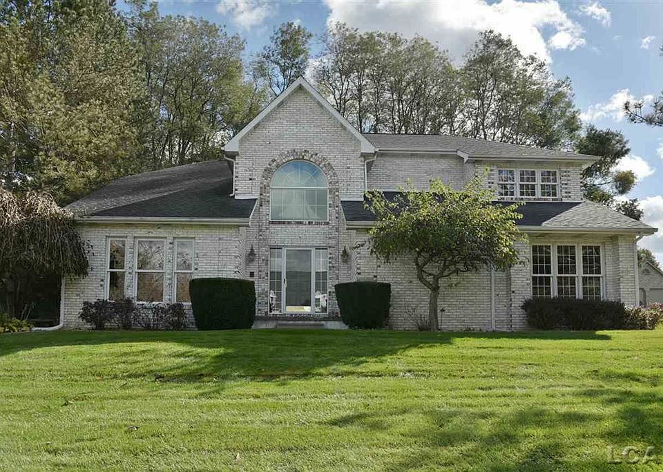 1st image of 670 Stoneridge Dr