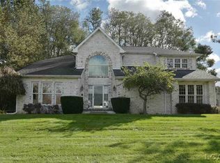 670 Stoneridge Dr, Adrian, MI 49221