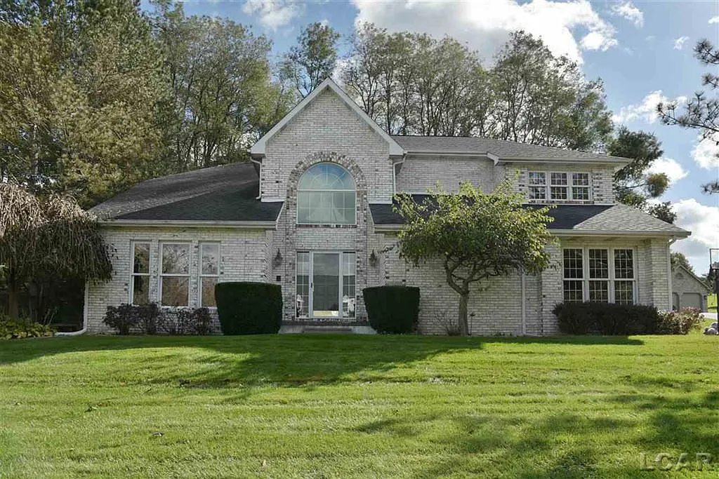 670 Stoneridge Dr photo 1