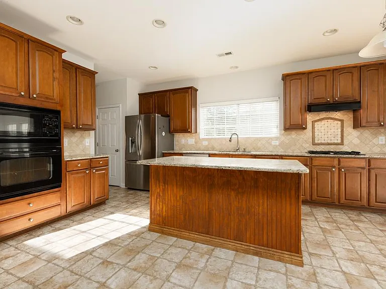5203 Helsley Ct — Photo 5