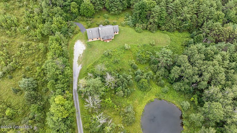 4th image of 737 High Point Road