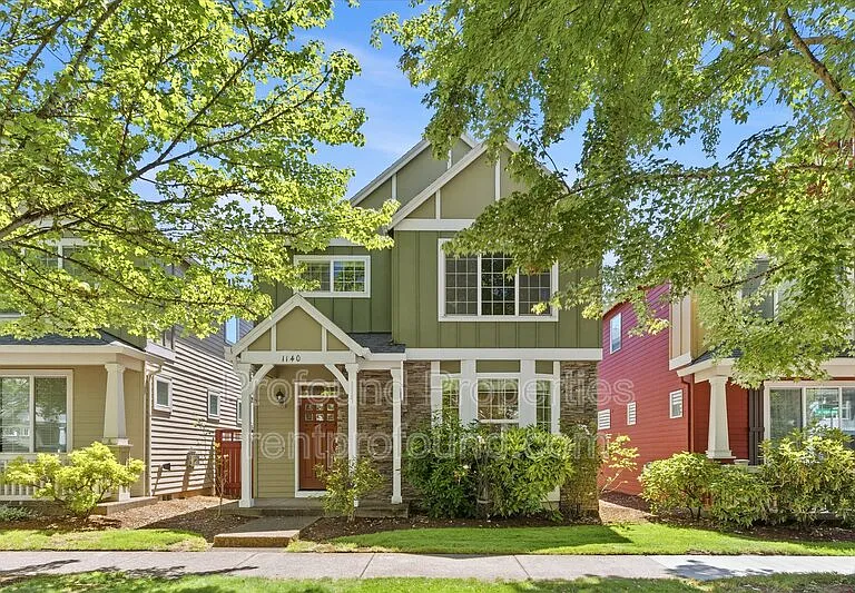 1140 SE Tamango St — Photo 1