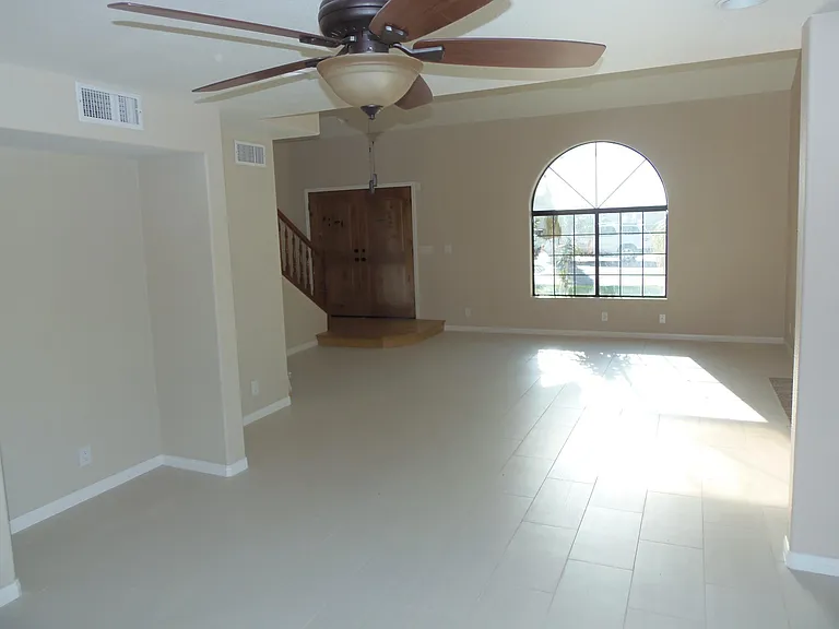 28020 Avenida Maravilla — Photo 5