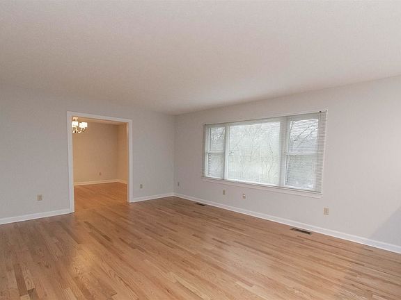 4th image of 416 Franklin Dr