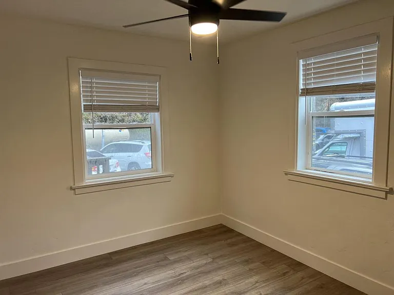 889 Reservoir St — Photo 11
