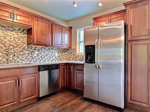 4th image of 2935 W 74th Pl