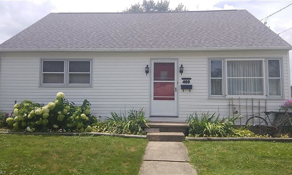 1st image of 409 McGill St