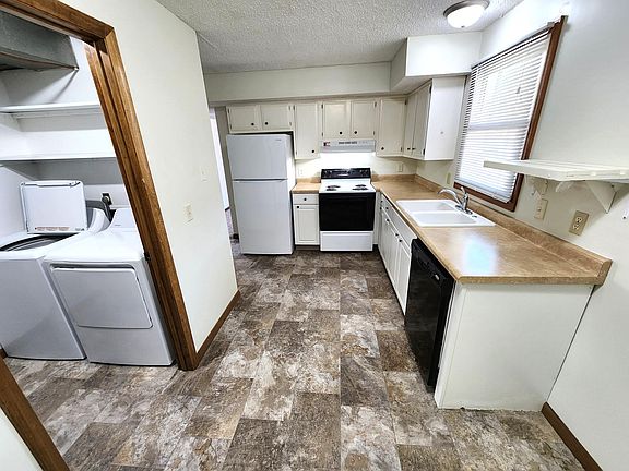 4th image of 5517 S 42nd Street Ct