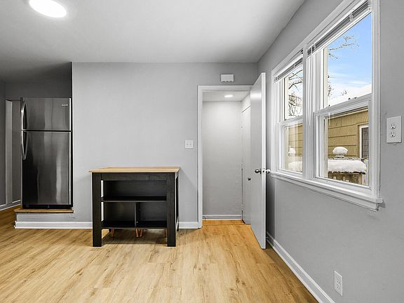 5th image of 4011 Bloomington Ave #4011