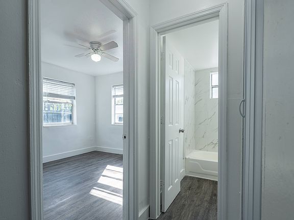 2nd image of 400 NW 7th St #560-106