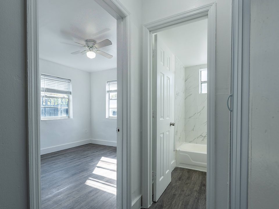 1st image of 400 NW 7th St #410-5