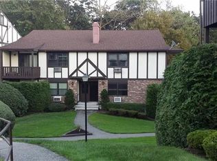 672 Sierra Vista Ln, Valley Cottage, NY 10989