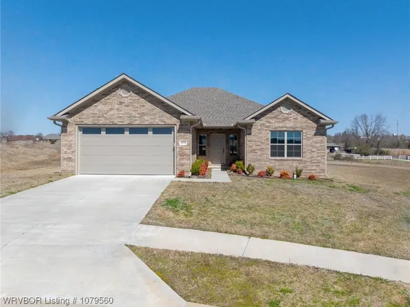 2372 Highland Ave, Van Buren, AR 72956