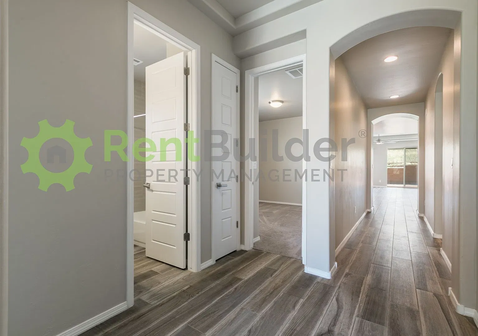 4 bed, 2.0 bath, 1907 sqft, $2,395 — Photo 3