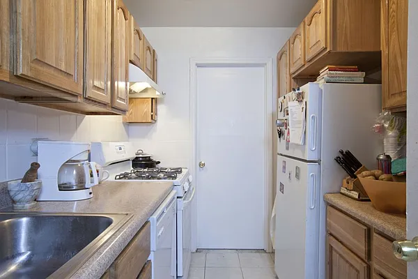 Sold by Skygroup Realty | media 14