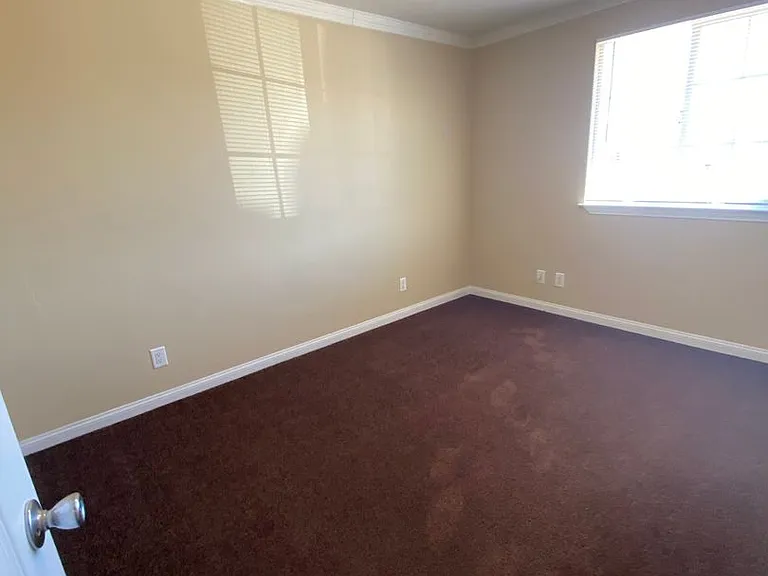 8161 Hemlock Ave — Photo 11
