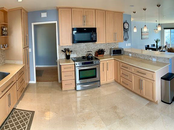 3rd image of 117 Lake Dr