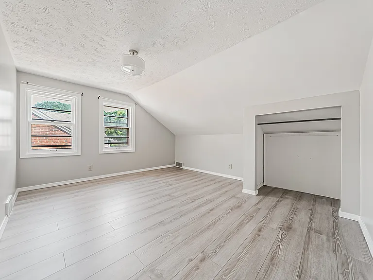 24111 Edgehill Dr — Photo 28