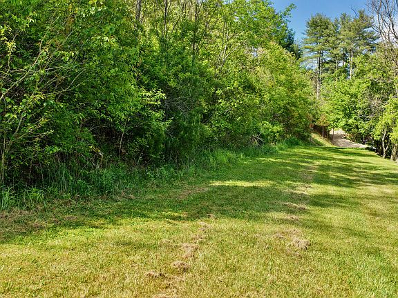 3rd image of 8991 Jones Mountain Rd