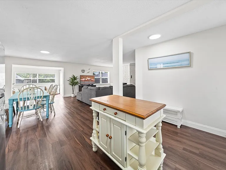 1610 Glen Haven Dr — Photo 12