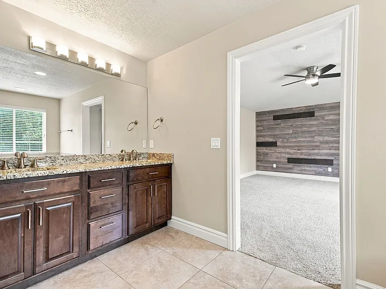 1360 E Foxmont Ln — Photo 19