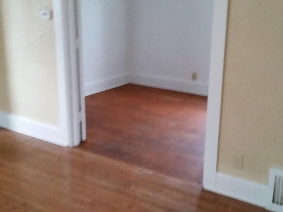 5th image of 727 Sherman Ave