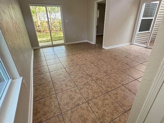 4th image of 3227 Albert Dr