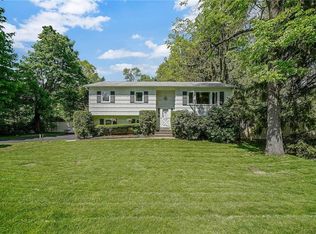 7 Gerlach Dr, New City, NY 10956