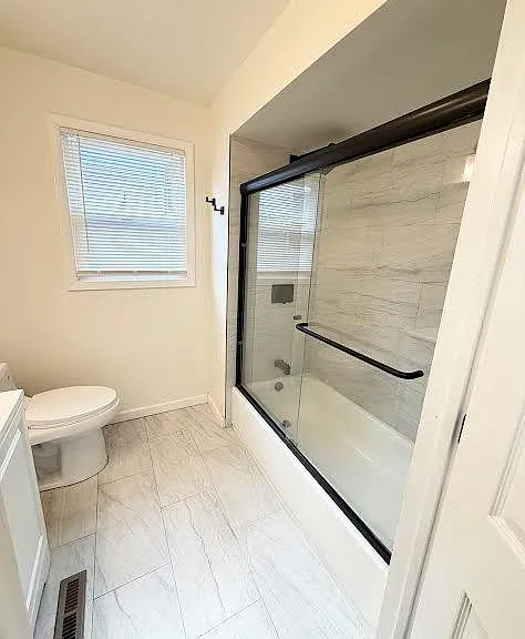 540 Camden St — Photo 10