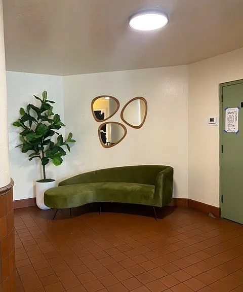 The Medford Plaza — Photo 10