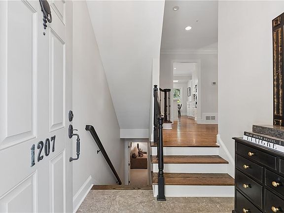 4th image of 1207 Brookhaven Park Pl