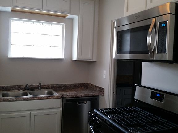 5th image of 480 N Mansfield St