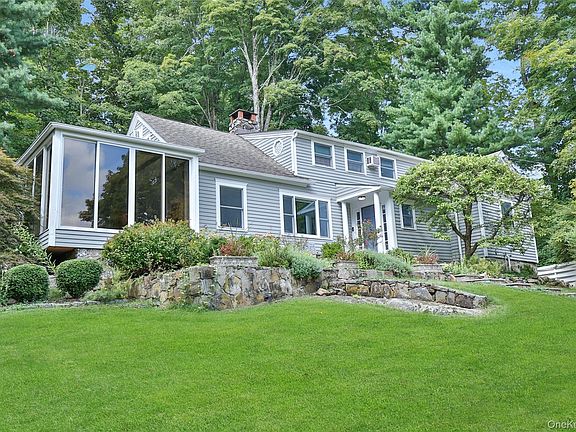 3rd image of 8 Old Roaring Brook Road