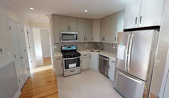 5th image of 564 19th St #3C