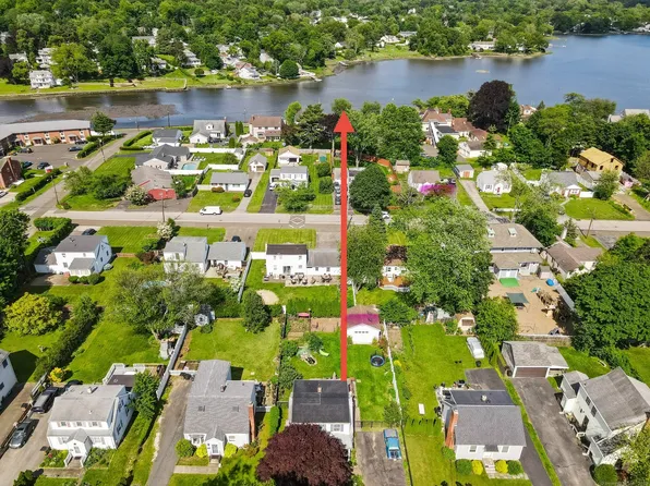 102 Houston Terrace, Stamford, CT 06902