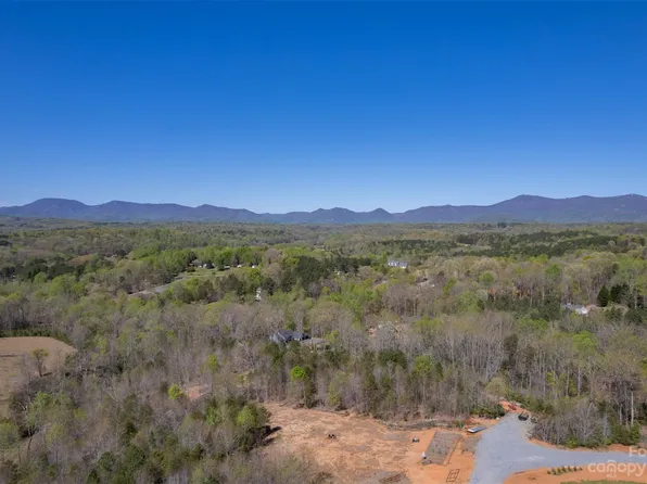 2330 Red Fox Rd, Tryon, NC 28782