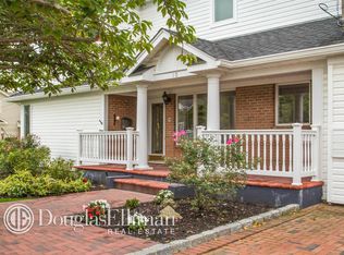 10 Dewey Ave, Amityville, NY 11701