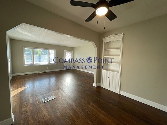 4th image of 558 Emerson Dr