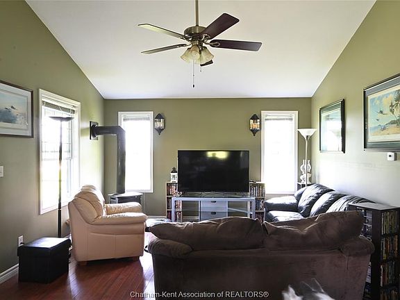 5th image of 46 Kent St
