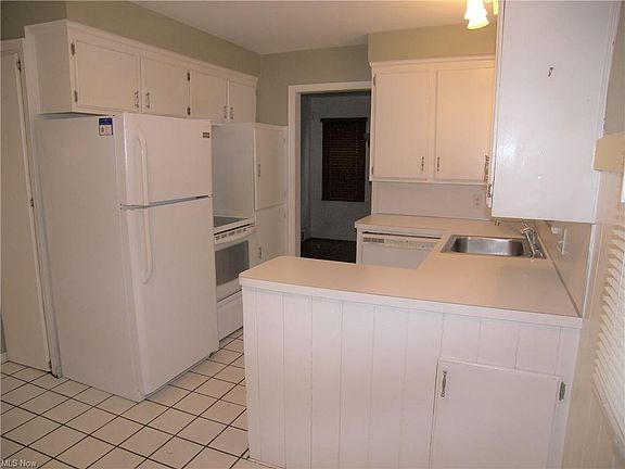 5th image of 4422 Baintree Rd