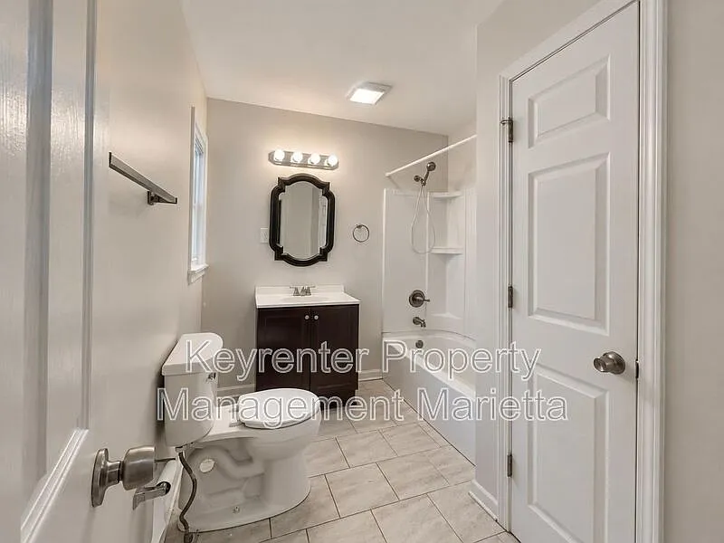 3 bed, 2.0 bath, 1512 sqft, $2,350 — Photo 4