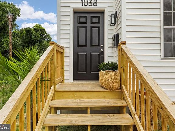 4th image of 1038 44th St NE