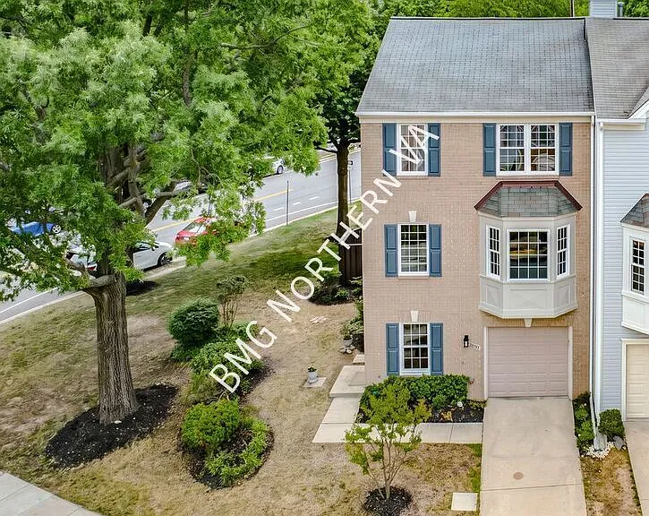 6001 Keble Dr — Photo 2