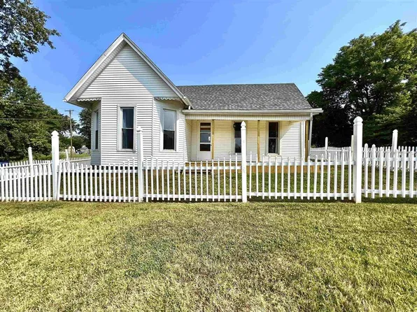 490 W 3rd St, Calhoun, KY 42327