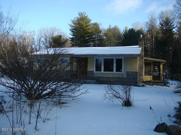 3rd image of 270 E River Dr